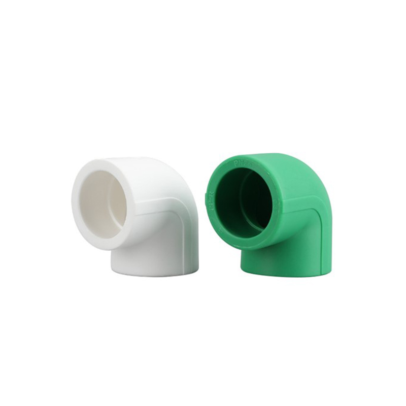 Codo PPR de 90 grados para tuberías.